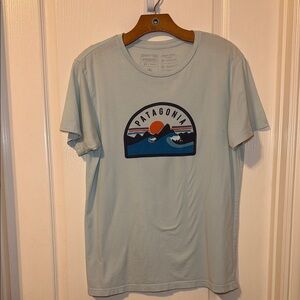 Patagonia Men's Boardie Badge Organic Cotton Graphic Tshirt Size Medium EUC